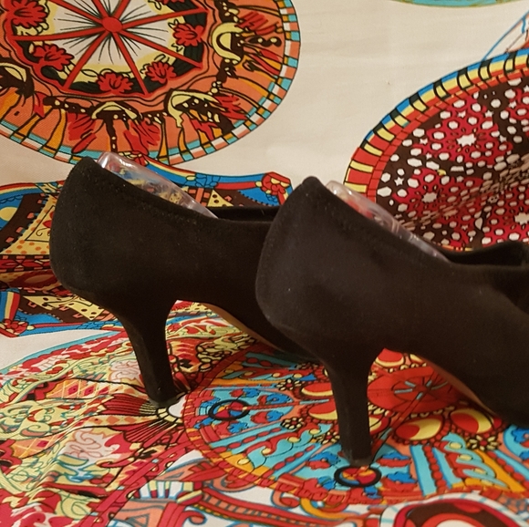 Tahari suede booties - Picture 4 of 8